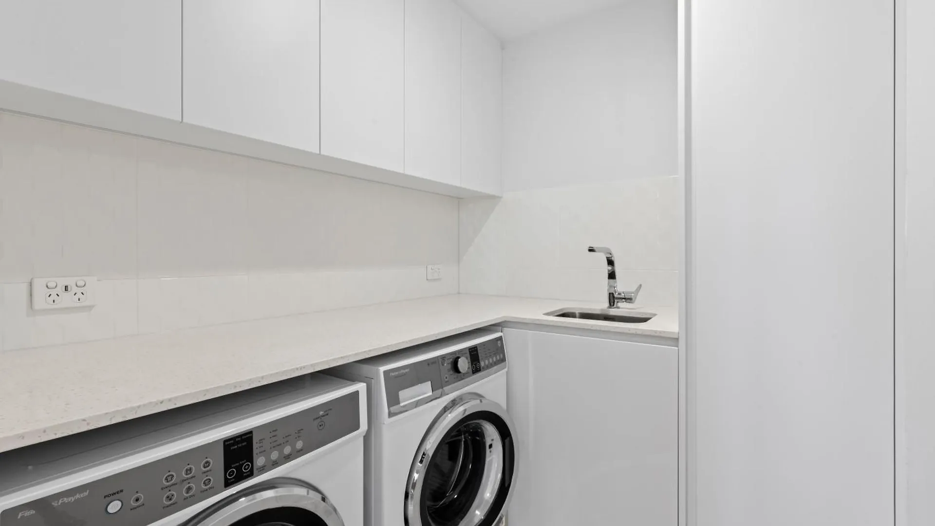 Narrowneck Court Holiday Apartments Gold Coast 4*,